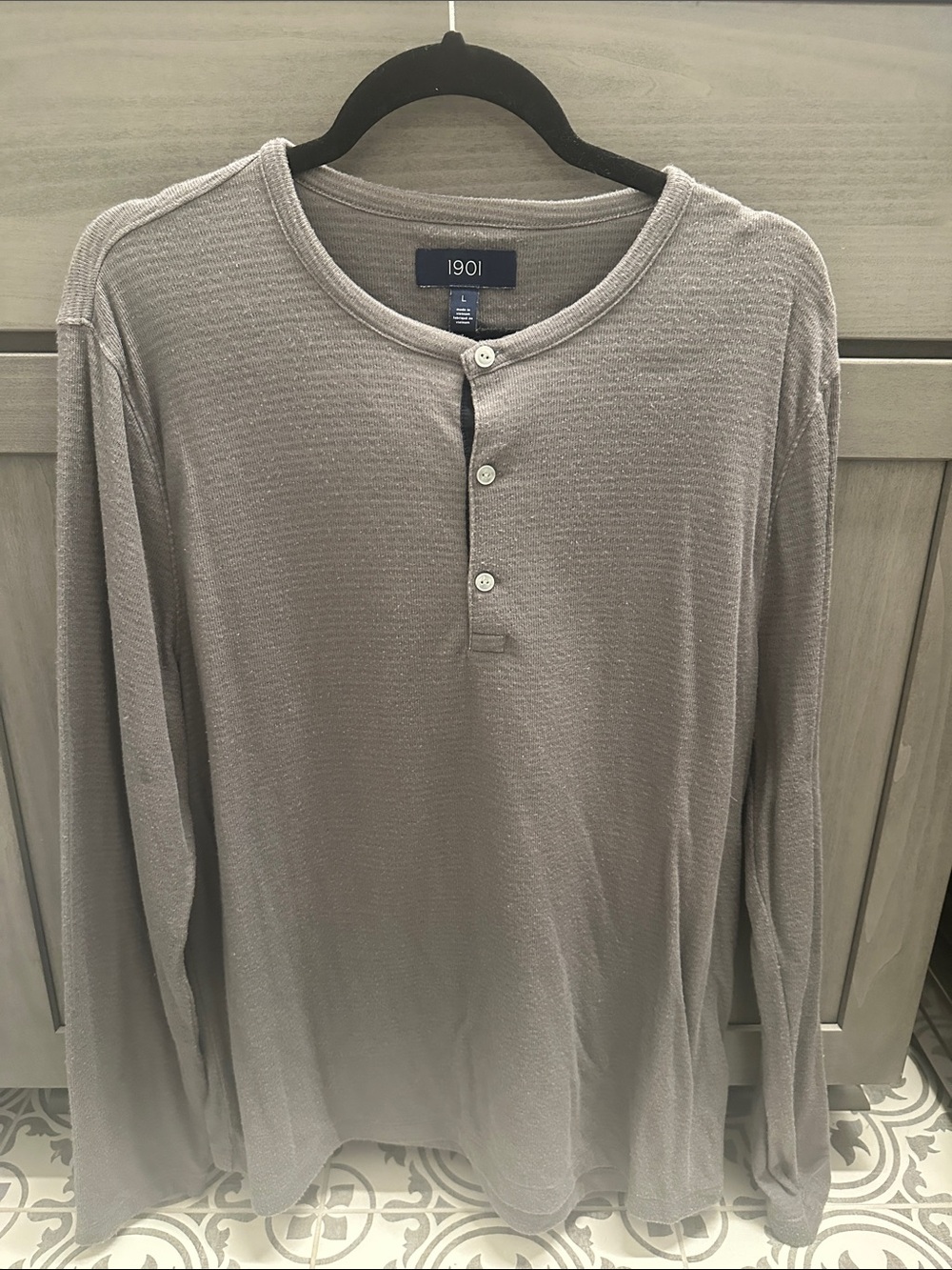 1901 Men’s Long-Sleeve Henley Shirt in Taupe Gray